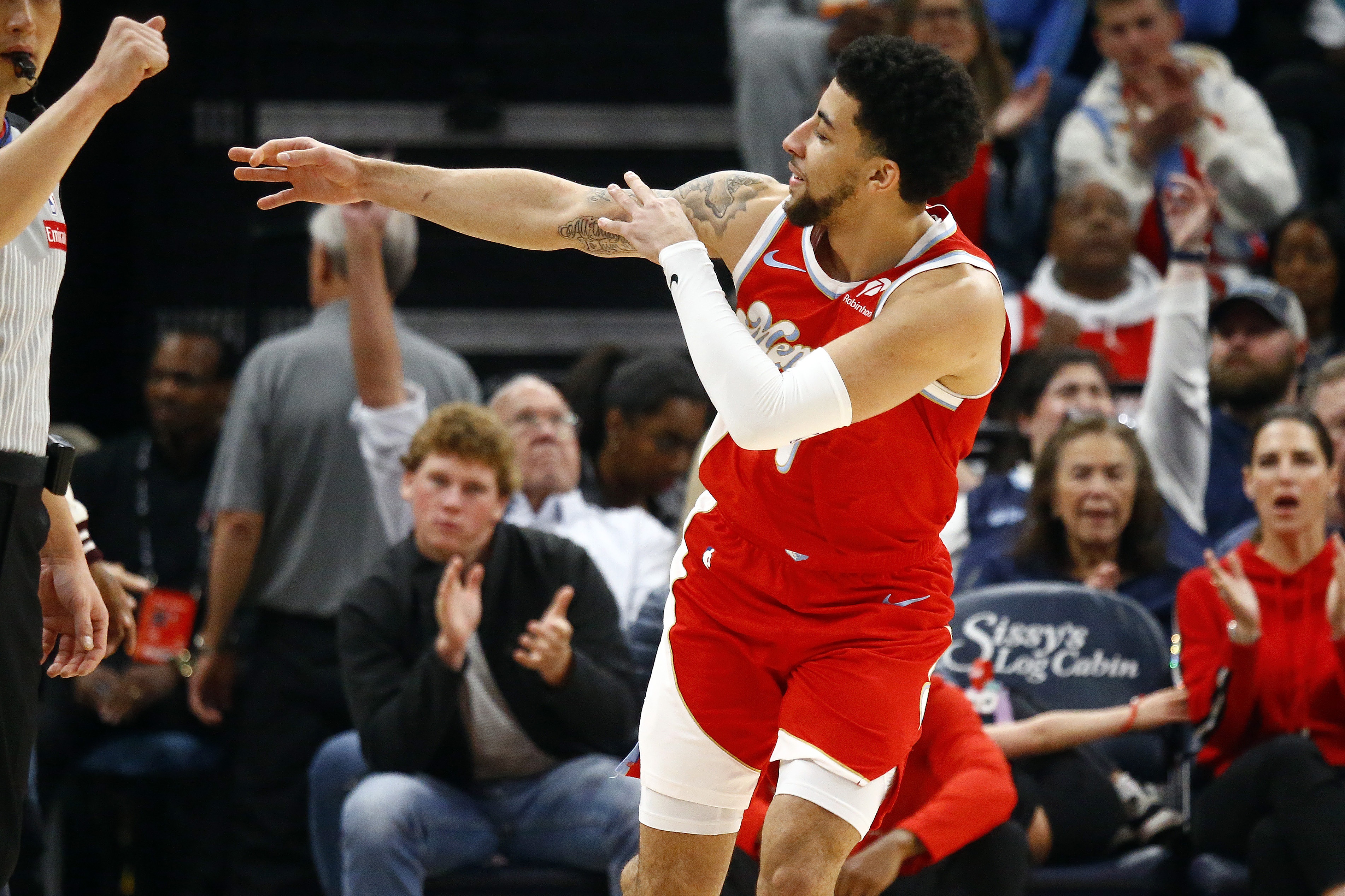 开云体育官网-NBA彩经：灰熊拿下勇士 火箭轻取国王 骑士击溃雄鹿